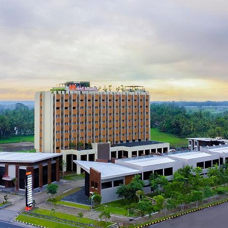 Swiss-Belhotel Airport Джок'якарта Екстер'єр фото