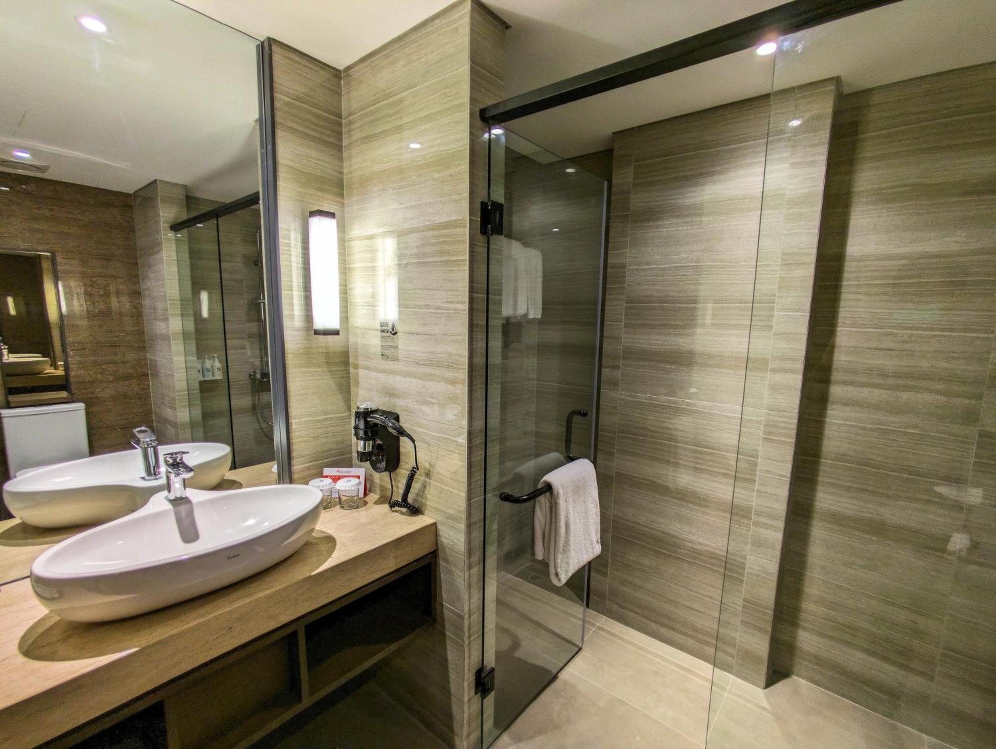 Swiss-Belhotel Airport Джок'якарта Екстер'єр фото