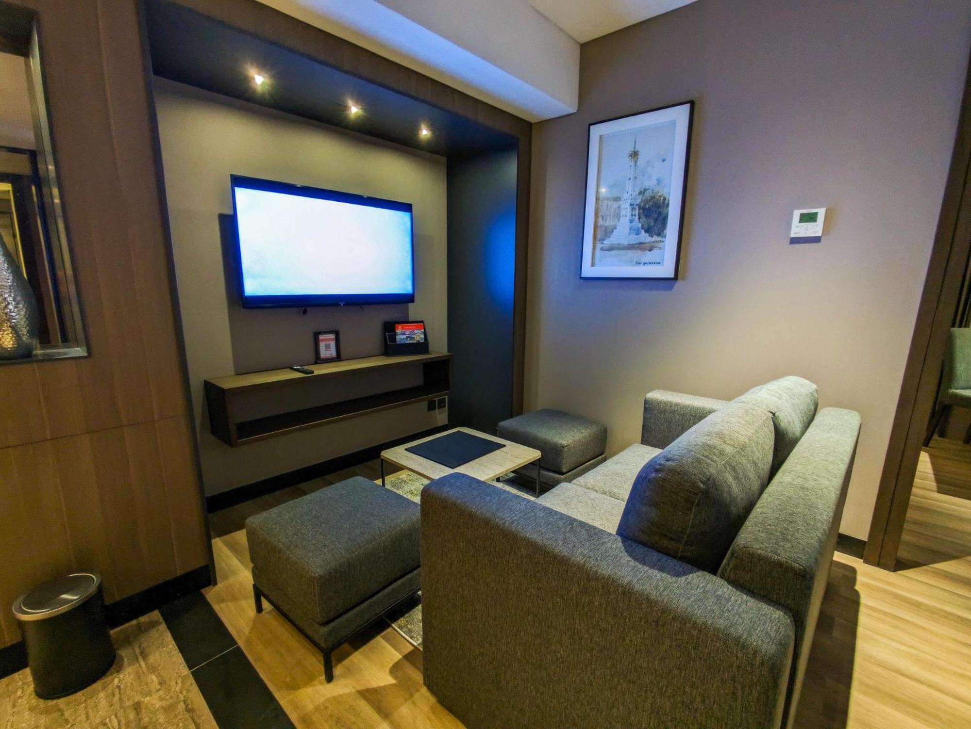 Swiss-Belhotel Airport Джок'якарта Екстер'єр фото